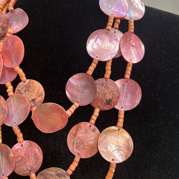 CORAL COLOR MOTHER OF PEARL AND BEADED STATEMENT NECKLACE 3 STRAND VINTAGE - Picture 5 of 10